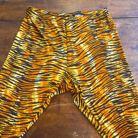 Pin Up Girl Clothing Tiger Print Leggings - Picture 2 of 4